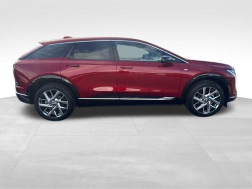 2025 Cadillac OPTIQ Luxury 1 AWD