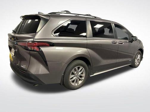 Predawn Gray Mica 2021 Toyota Sienna LE
