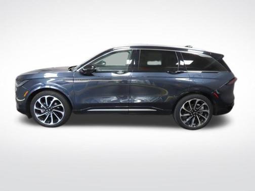 2024 Lincoln Nautilus Black Label