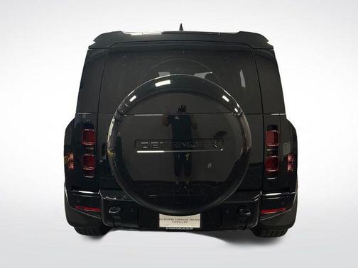 Santorini Black Metallic 2025 Land Rover Defender 110 P400 X-Dynamic SE