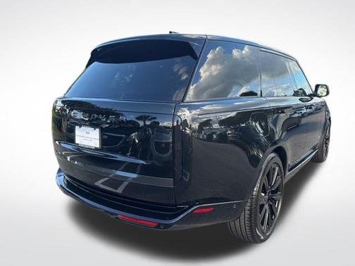 2025 Land Rover Range Rover P530 SE