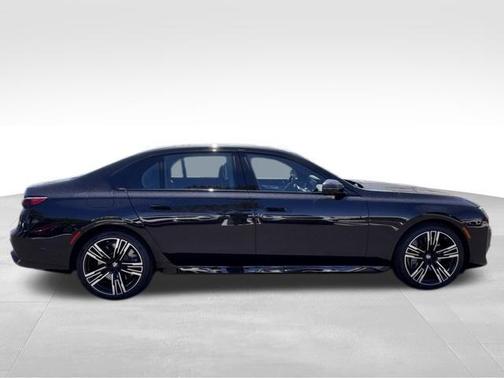 2023 BMW 760 i xDrive
