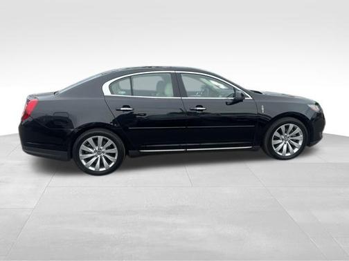 2015 Lincoln MKS Base