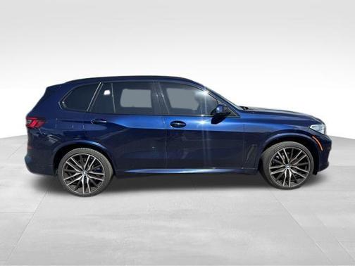 2021 BMW X5 M50i