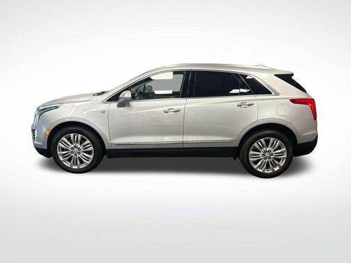 Radiant Silver Metallic 2019 Cadillac XT5 Premium Luxury