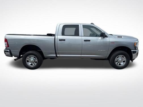 2021 RAM 2500 Tradesman Crew Cab 4x4 6'4' Box
