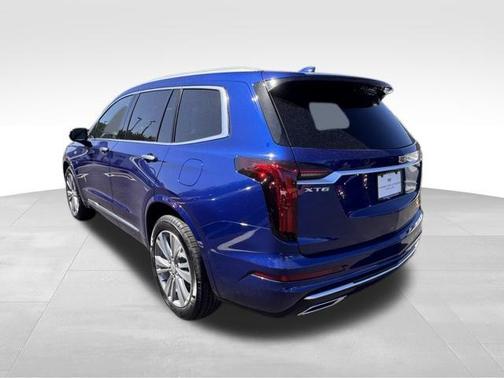 2025 Cadillac XT6 Premium Luxury FWD