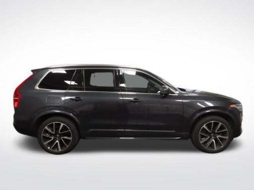 2021 Volvo XC90 T6 Momentum