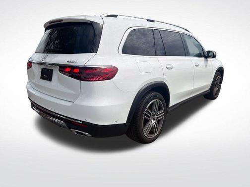 White 2025 Mercedes-Benz GLS 450 4MATIC