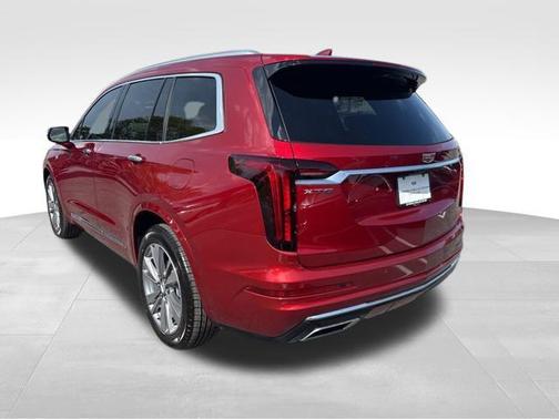 2025 Cadillac XT6 Premium Luxury FWD