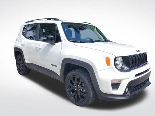 Alpine White Clearcoat 2023 Jeep Renegade Altitude