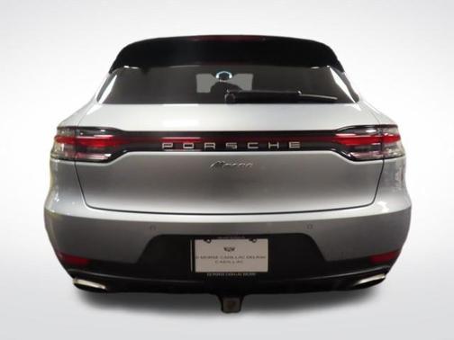 2020 Porsche Macan Base