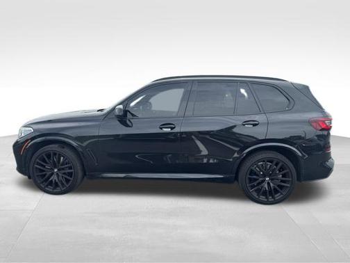 2021 BMW X5 M50i