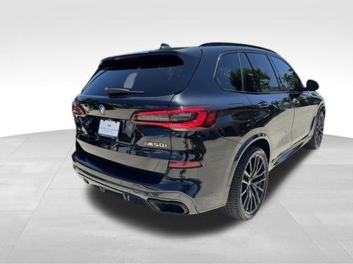 2021 BMW X5 M50i