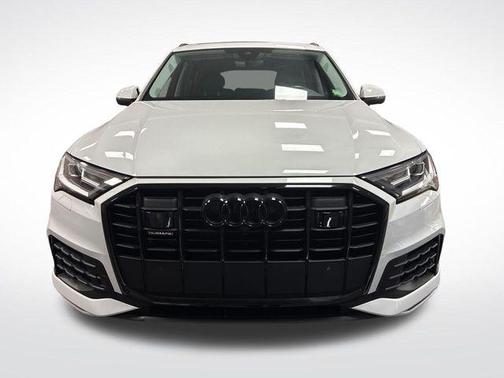 Glacier White Metallic 2023 Audi Q7 55 Premium Plus