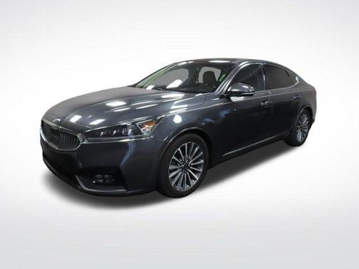 Platinum Graphite 2017 Kia Cadenza Technology