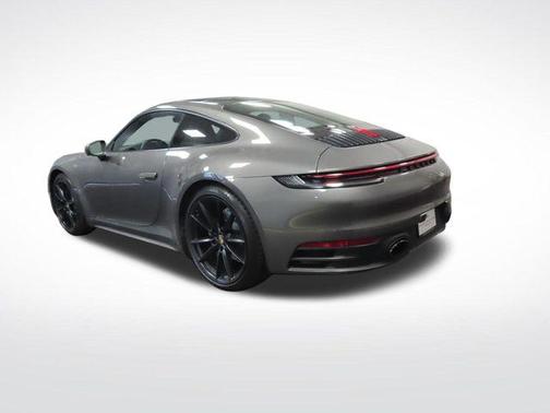2022 Porsche 911 Carrera