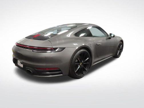 2022 Porsche 911 Carrera
