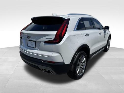 2022 Cadillac XT4 Premium Luxury
