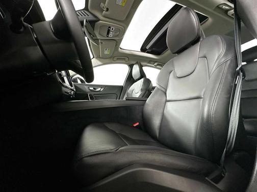 2025 Volvo S60 B5 Core