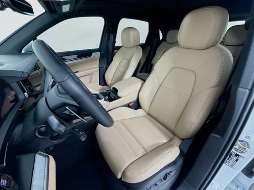 Carrara White 2026 Porsche Cayenne S