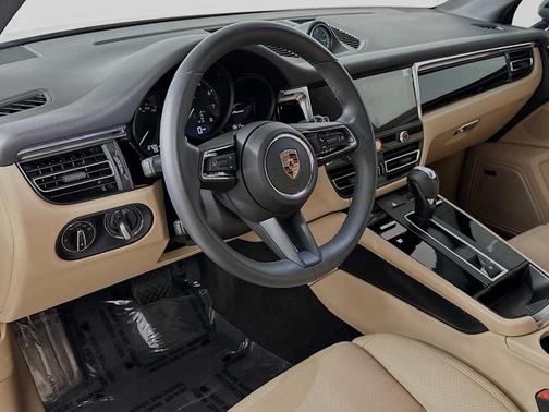 2025 Porsche Macan T