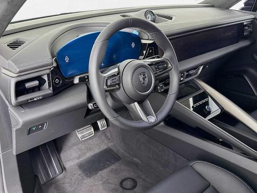 2025 Porsche Macan Turbo
