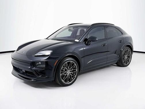 2025 Porsche Macan Turbo