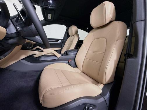 2026 Porsche Cayenne AWD