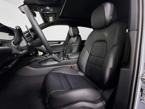 2026 Porsche Cayenne AWD