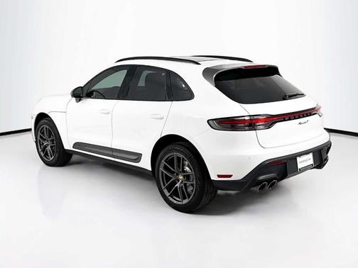 2025 Porsche Macan T