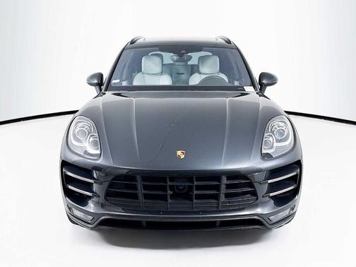 2018 Porsche Macan Turbo