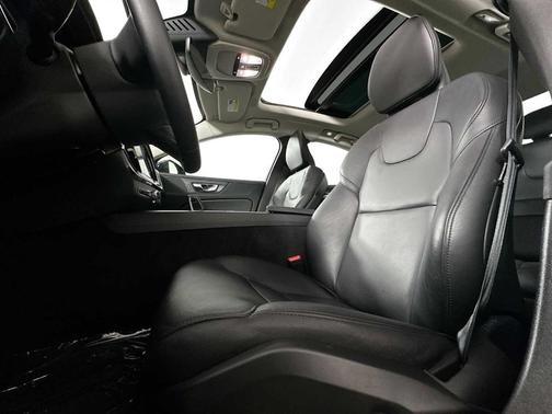 2025 Volvo S60 B5 Core