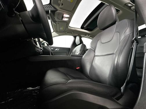 2025 Volvo S60 B5 Core