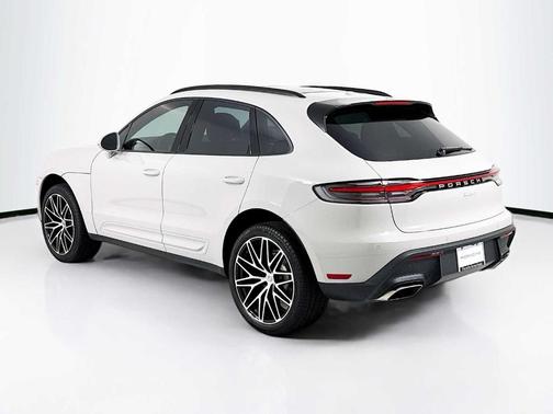 2025 Porsche Macan
