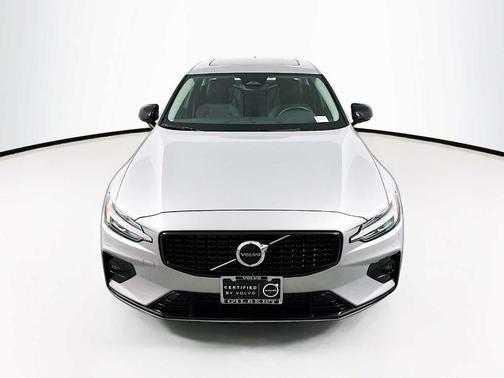 2025 Volvo S60 B5 Core