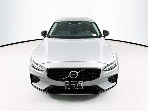 2025 Volvo S60 B5 Core