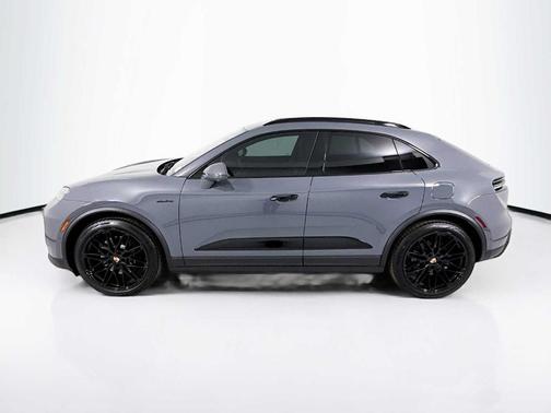2025 Porsche Macan 4S
