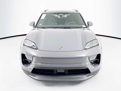 2025 Porsche Macan 4S