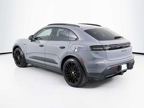 2025 Porsche Macan 4S