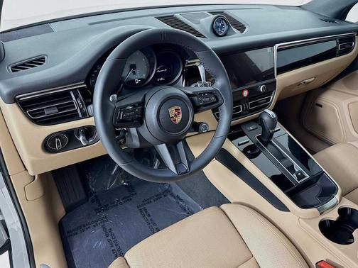 2025 Porsche Macan S