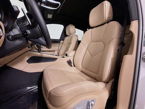 2025 Porsche Macan S