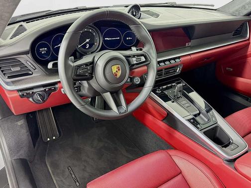 2020 Porsche 911 Carrera 4S