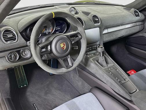 2024 Porsche 718 Cayman GT4 RS