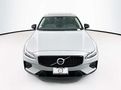 2025 Volvo S60 B5 Core