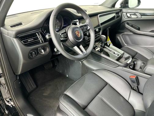 2025 Porsche Macan S