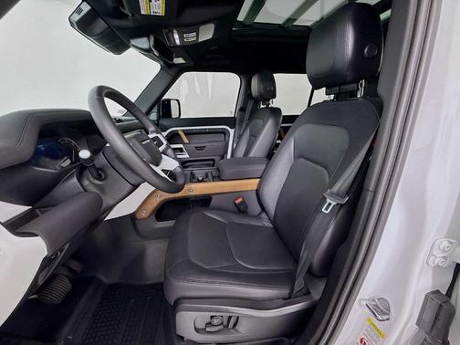 2023 Land Rover Defender 110 X-Dynamic SE