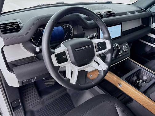 2023 Land Rover Defender 110 X-Dynamic SE