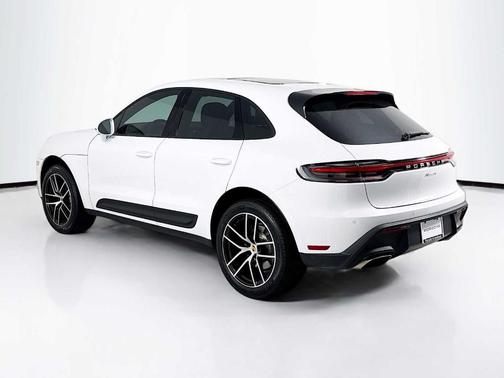 2025 Porsche Macan 