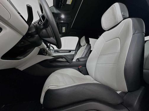 2025 Porsche Cayenne Base